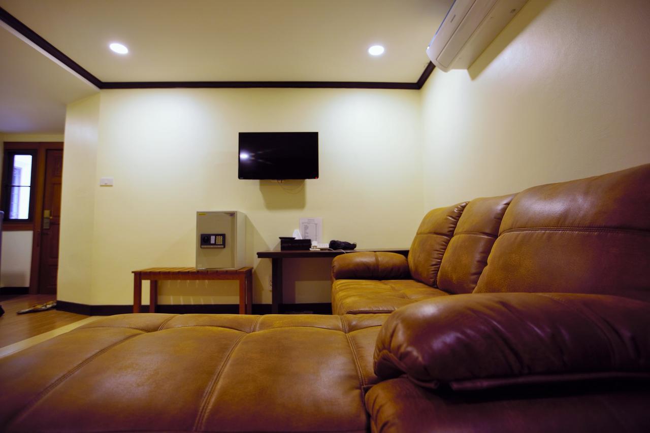 Md Boutique Hotel Chiang Mai Bagian luar foto