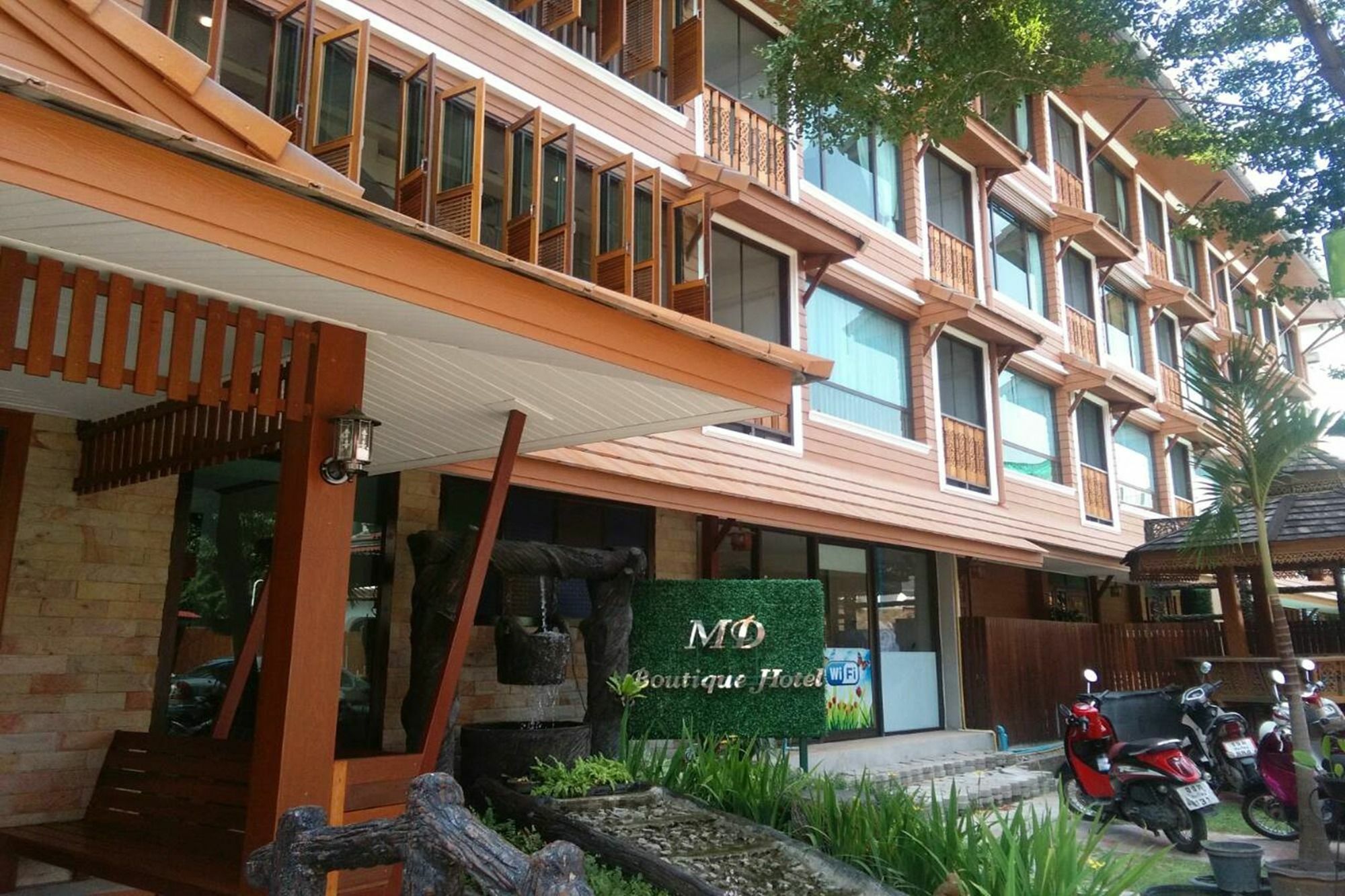 Md Boutique Hotel Chiang Mai Bagian luar foto